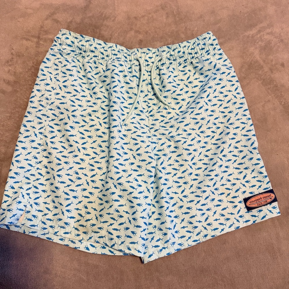 Vineyard Vines Swim Trunks Size Medium Blue Green Fish Print Elastic Mesh Liner